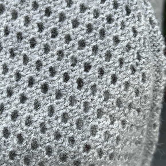 CLUB MONACO Crew Neck Sweater Open Weave On Sleeve Size Medium - Picture 3 of 8